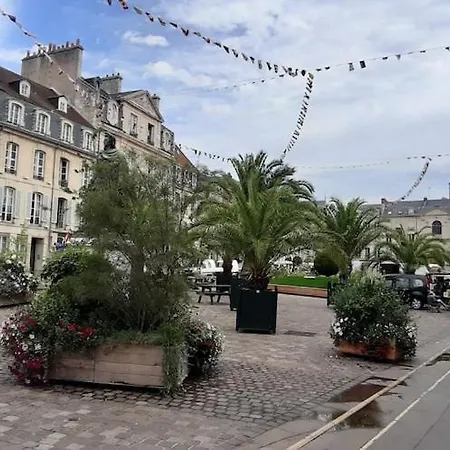 Lumineux Idealement Situe A Proximite De Musees Equipements Sportifs Salle De Spectacle Commerces Apartment Caen